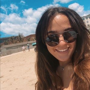 Meet your Posher, Gia